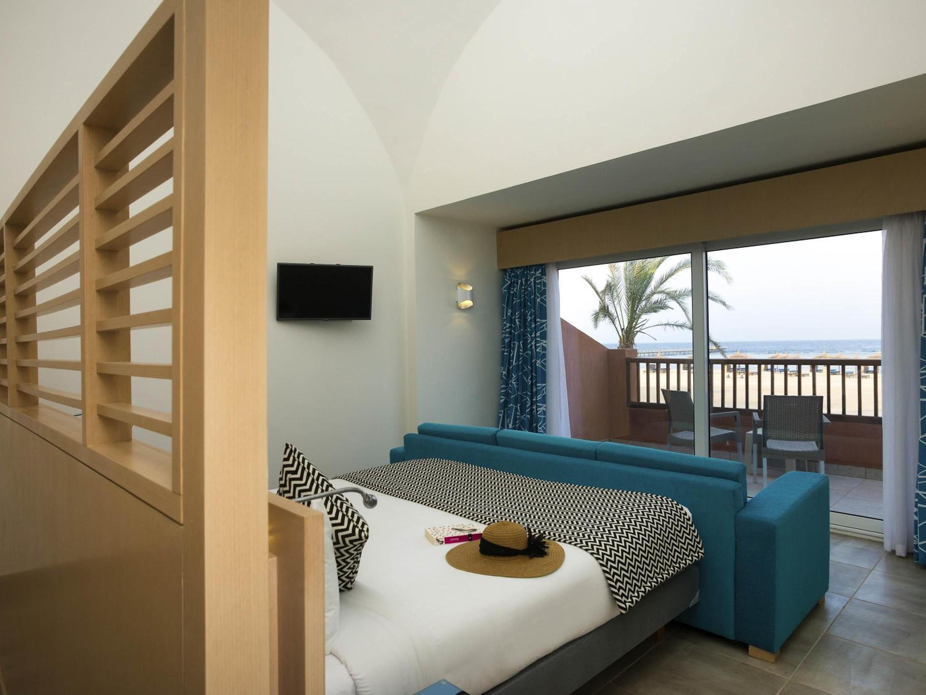 Deluxe, Suite, King Bed, Sea Front, 2 Sofa, Balcony