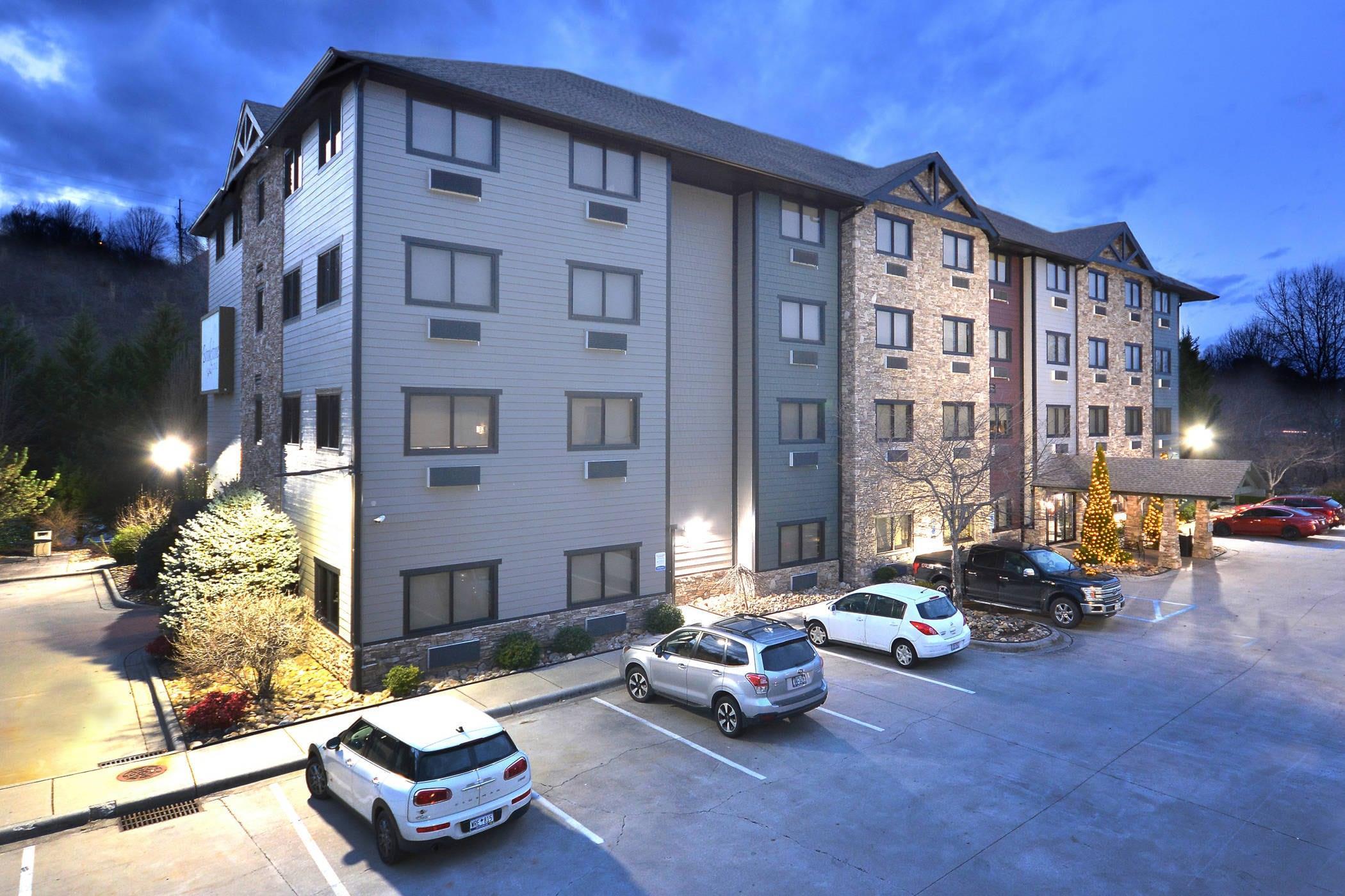 Brookstone Lodge near Biltmore Village, an Ascend Collection Hotel 22/23