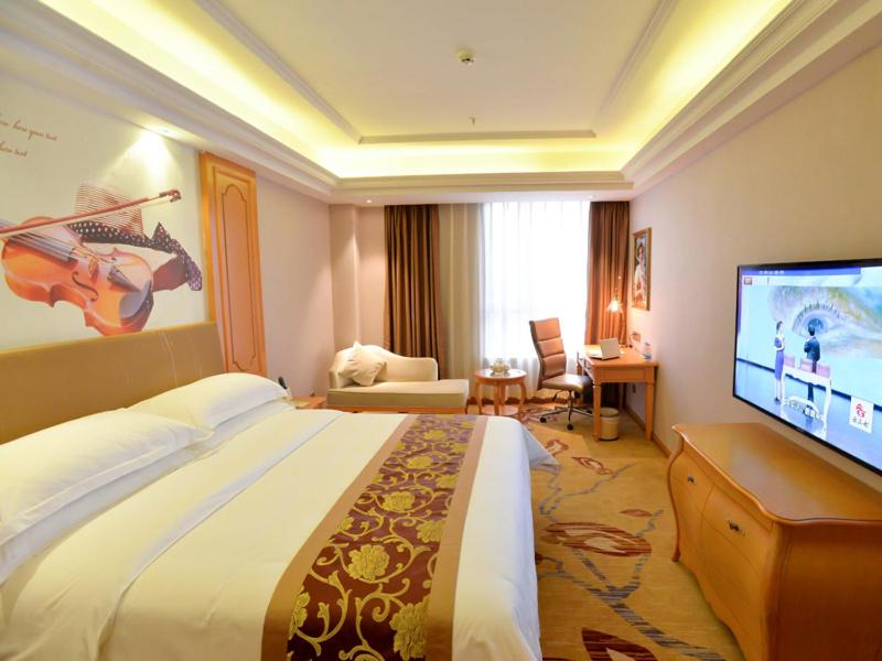 Vienna Hotel (Shantou Chaoyang Mianxi Road) 15/30