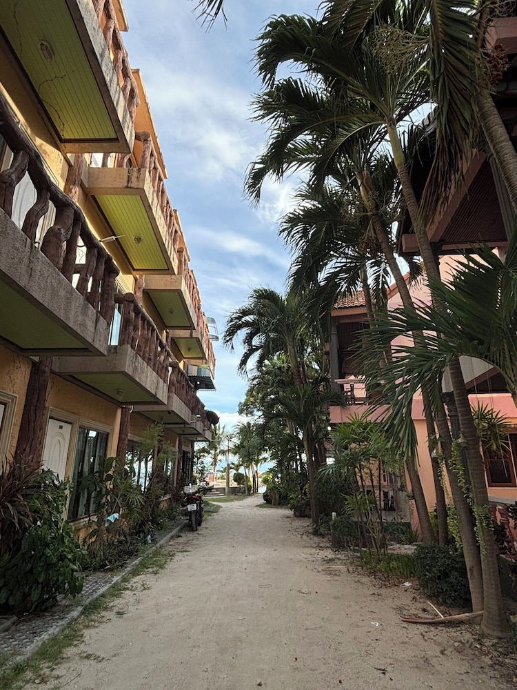 Friendly Resort & Spa 37/42