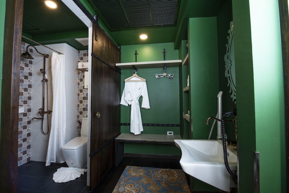 Dhevi Bangkok Hotel 34/40