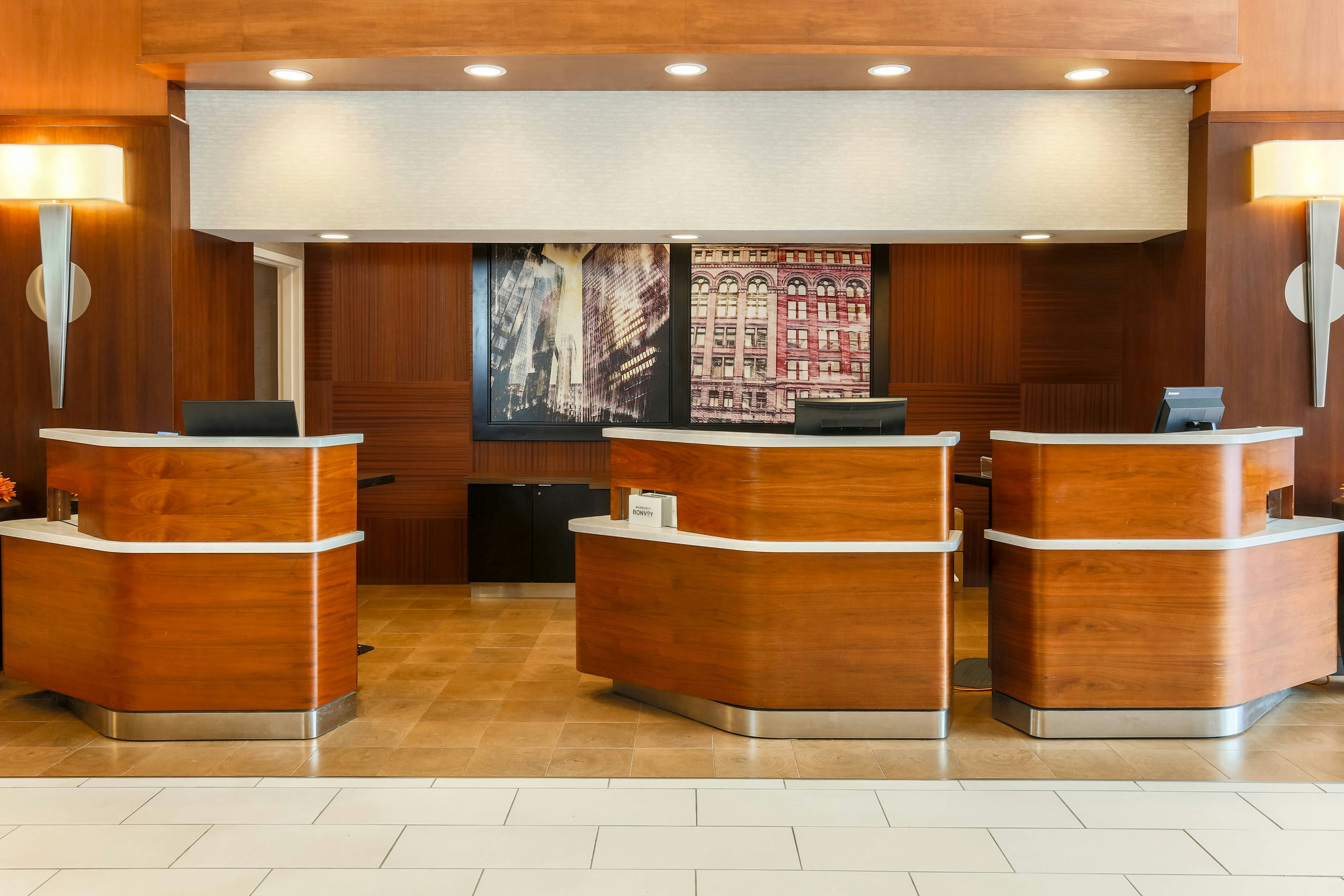 Lobby at Courtyard by Marriott Pittsburgh Downtown, PITTSBURGH - PA