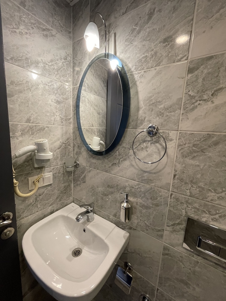New Taksim Hotel 68/70