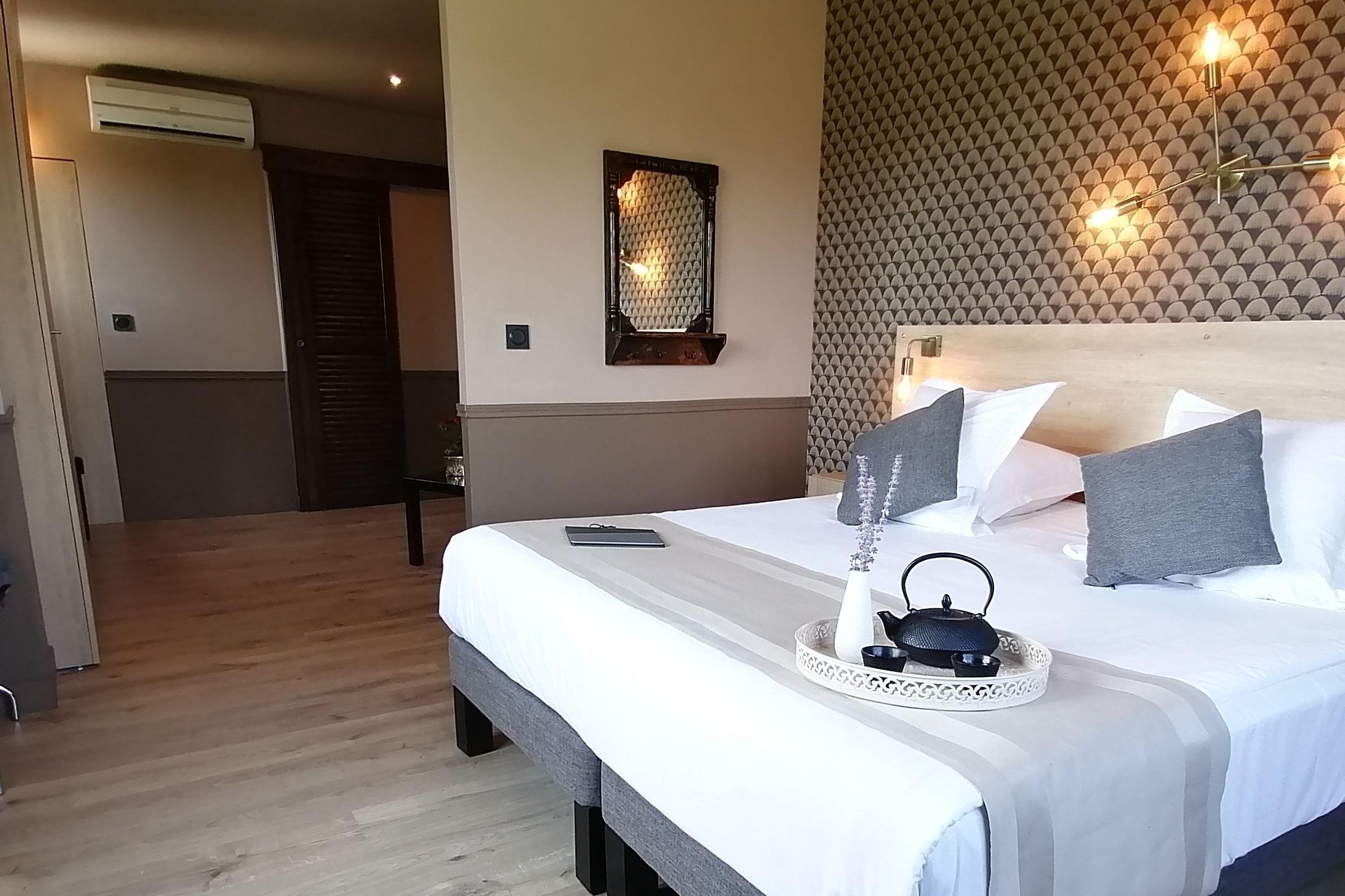 HOTEL PLANTEVIN 5/28