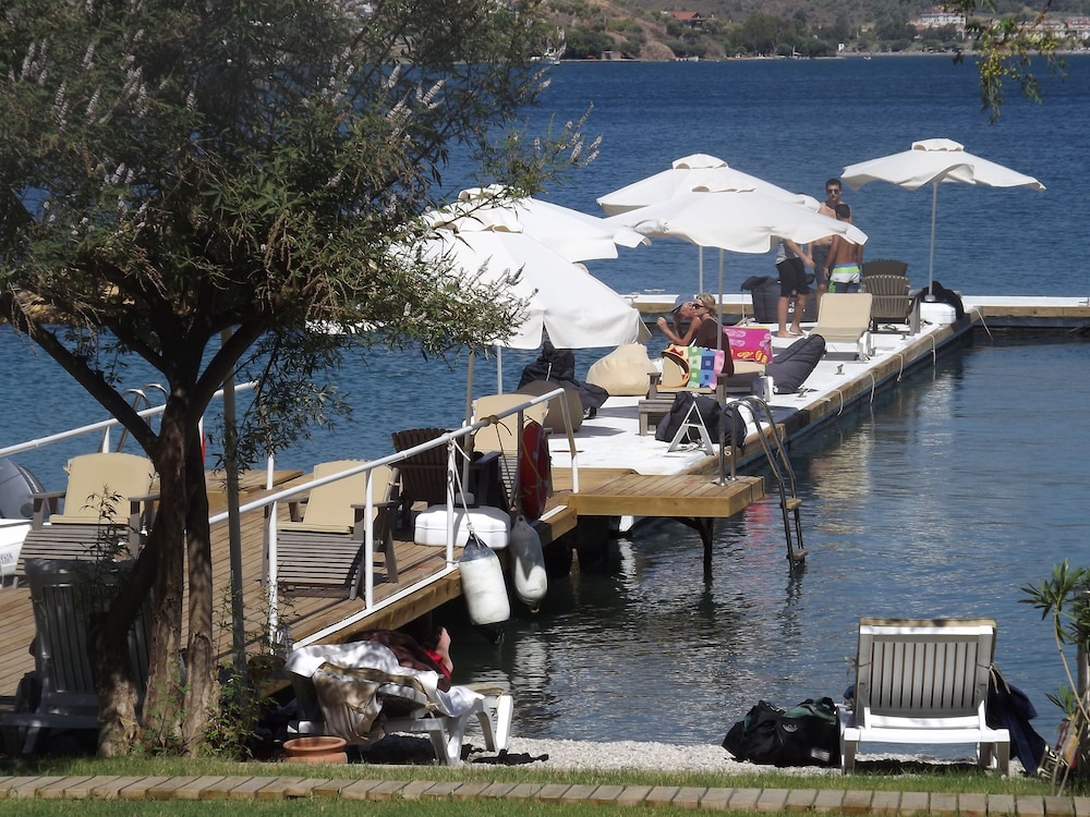 Alesta Yacht Hotel 64/74