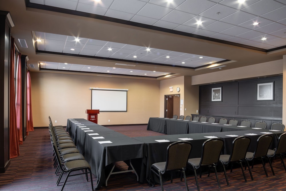 Four Points by Sheraton Edmonton International Airport 50/55