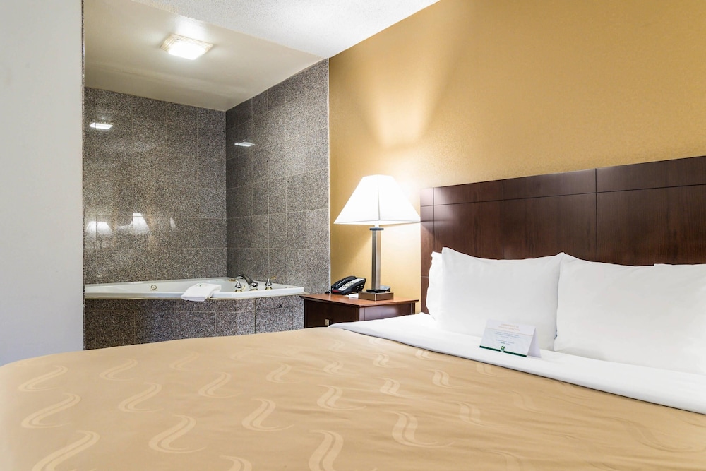 Quality Inn & Suites Lacey Olympia 37/66
