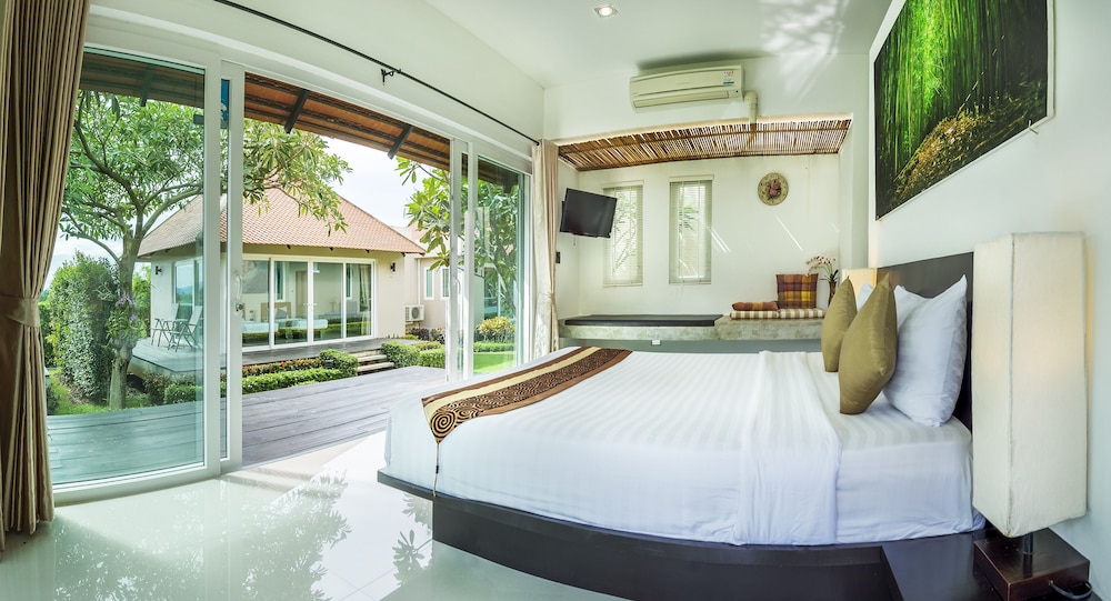 Lucerne Villa Resort 7/34