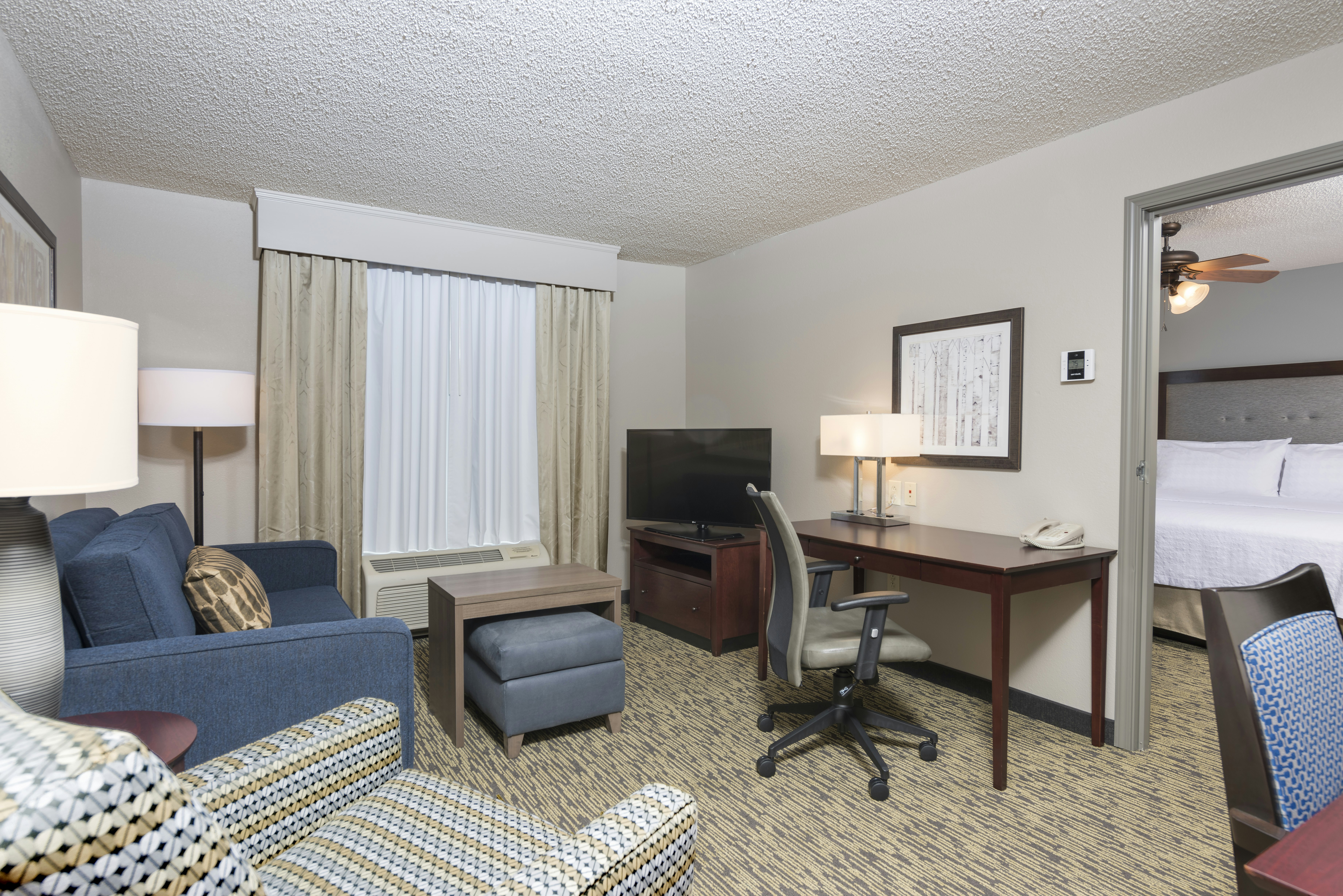 SUITE, KING BED, ACCESSIBLE