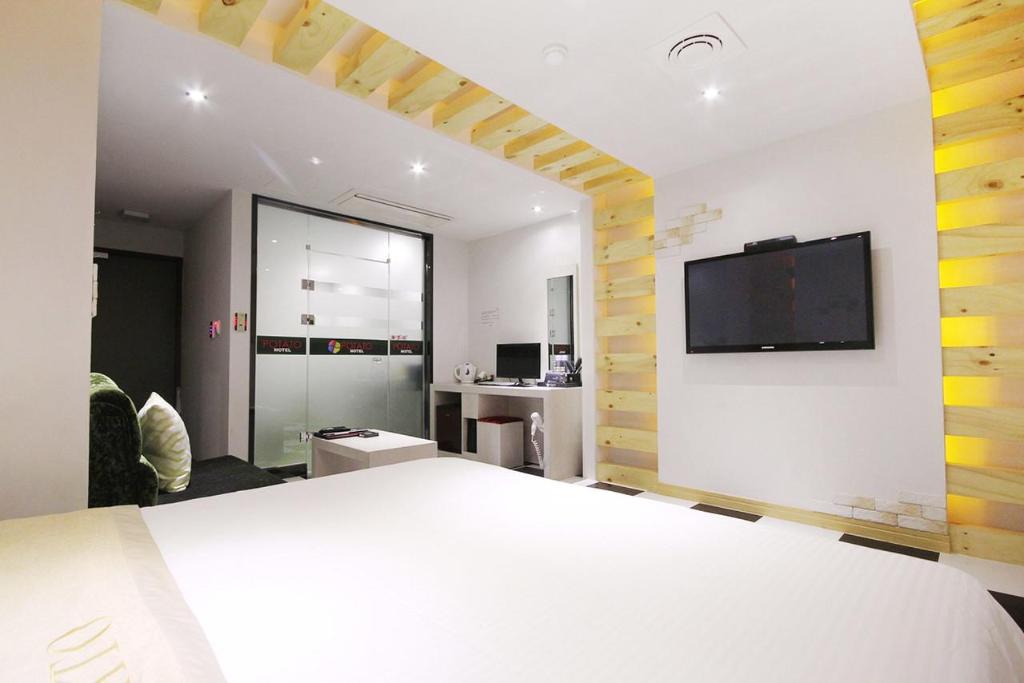 Potato Motel 22/63