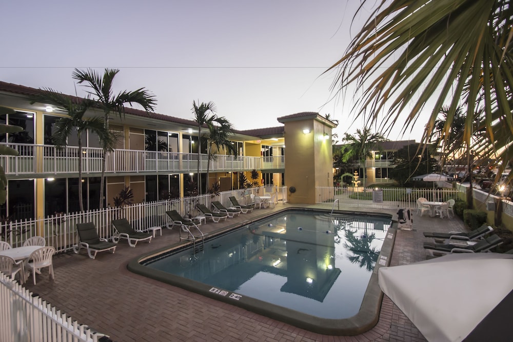Quality Inn and Suites Airport Cruise Port Hollywood 7/55