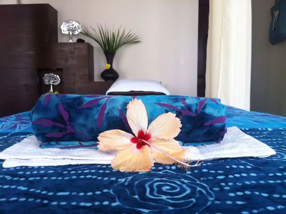 OCEANS 5 DIVE RESORT 59/77