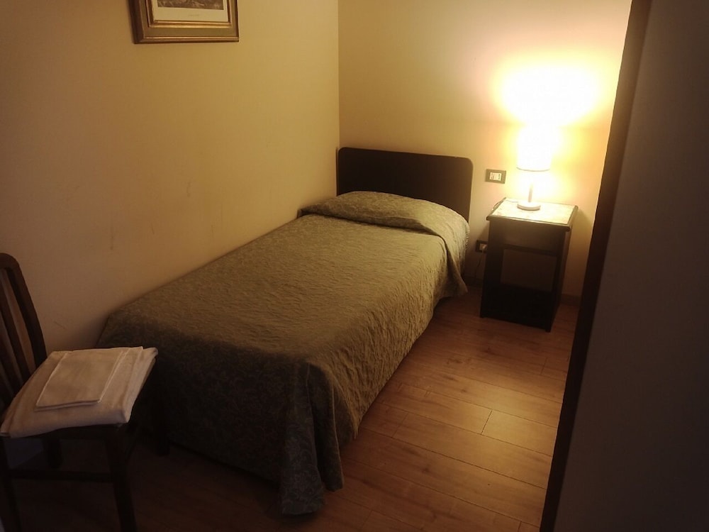 FAMILY, QUADRUPLE, MULTIPLE BEDS