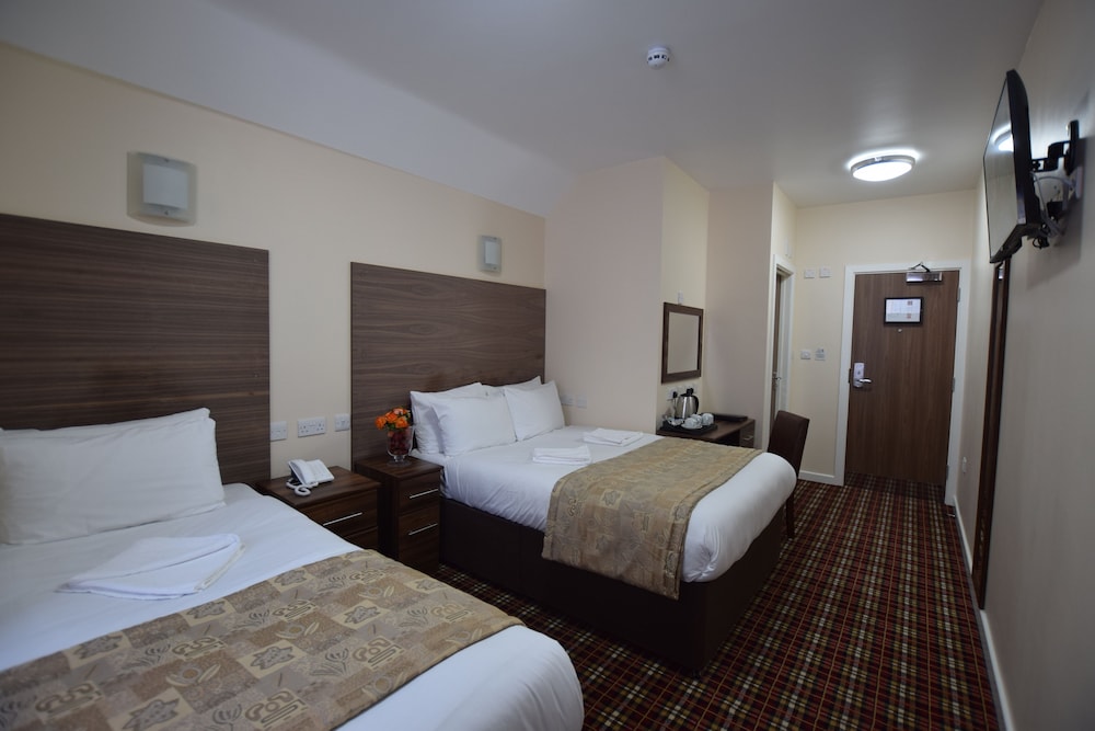 Lucky 8 Hotel 36/64