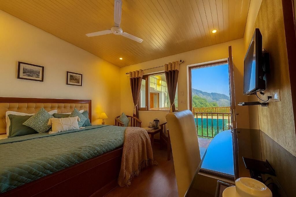 HOTEL SUNNY COT 13/55