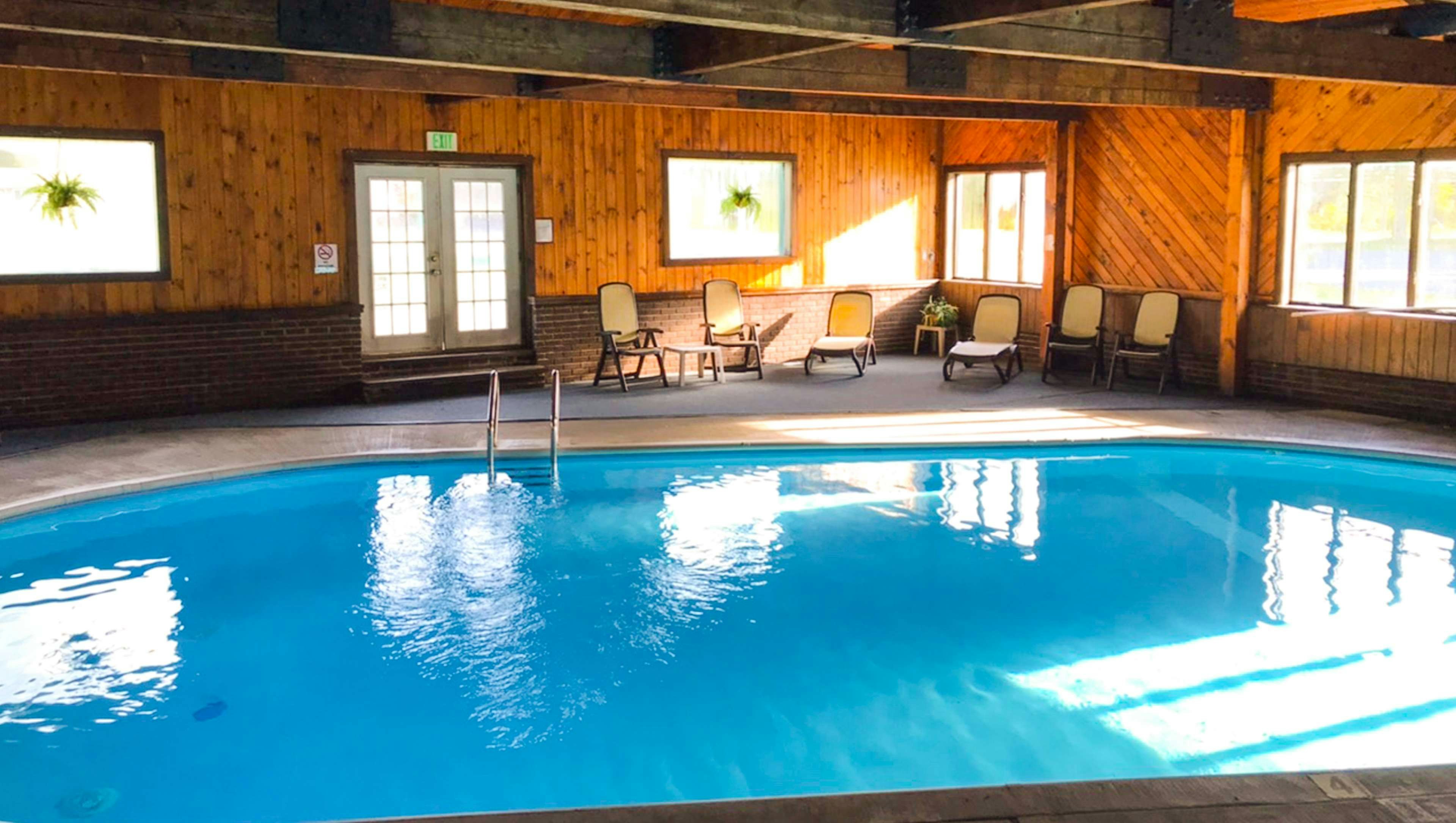 ADIRONDACK LODGE OLD FORGE 31/55