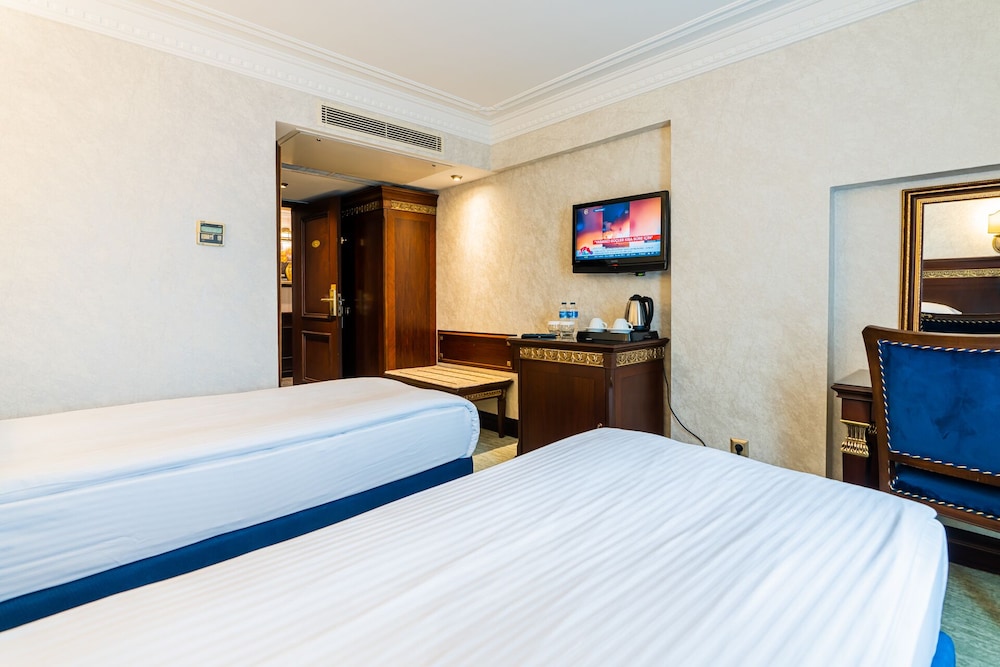 STANDARD, DOUBLE OR TWIN BED