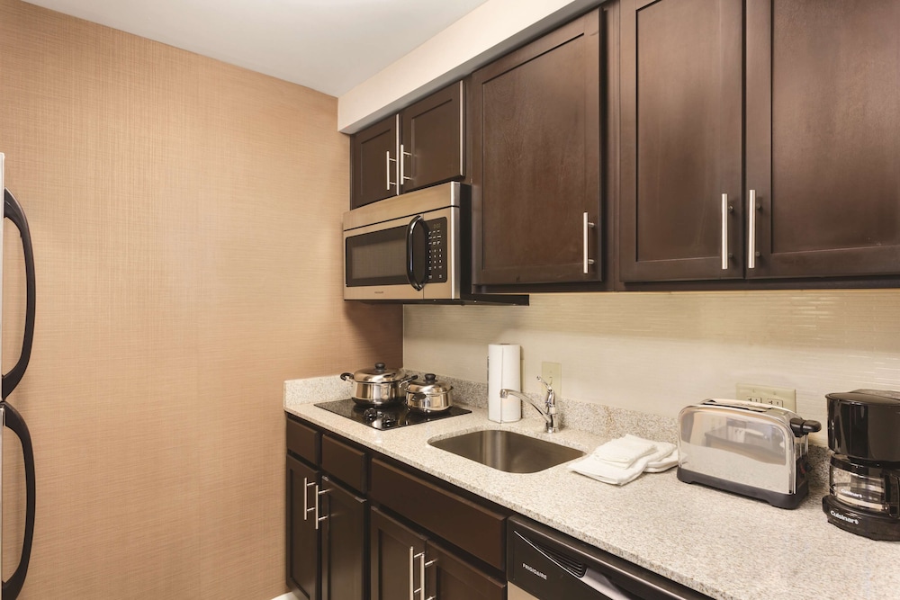 جناح بسرير كينج وسريرين كوين بغرفتي نوم، Homewood Suites Atlanta Airport North 5/6