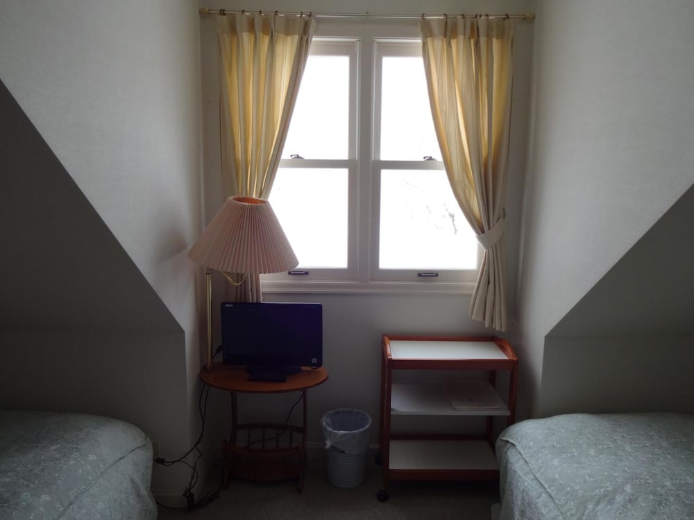 Guest House Bunk 30/47