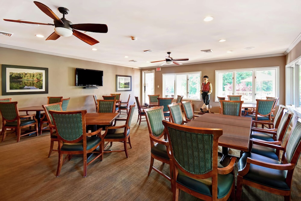 Embassy Suites Greenville Golf Resort Conference Center 30/38