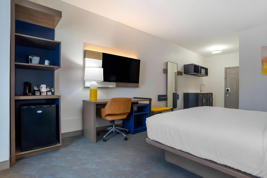 UPGRADE, EFFICIENCY, SUITE, KING BED