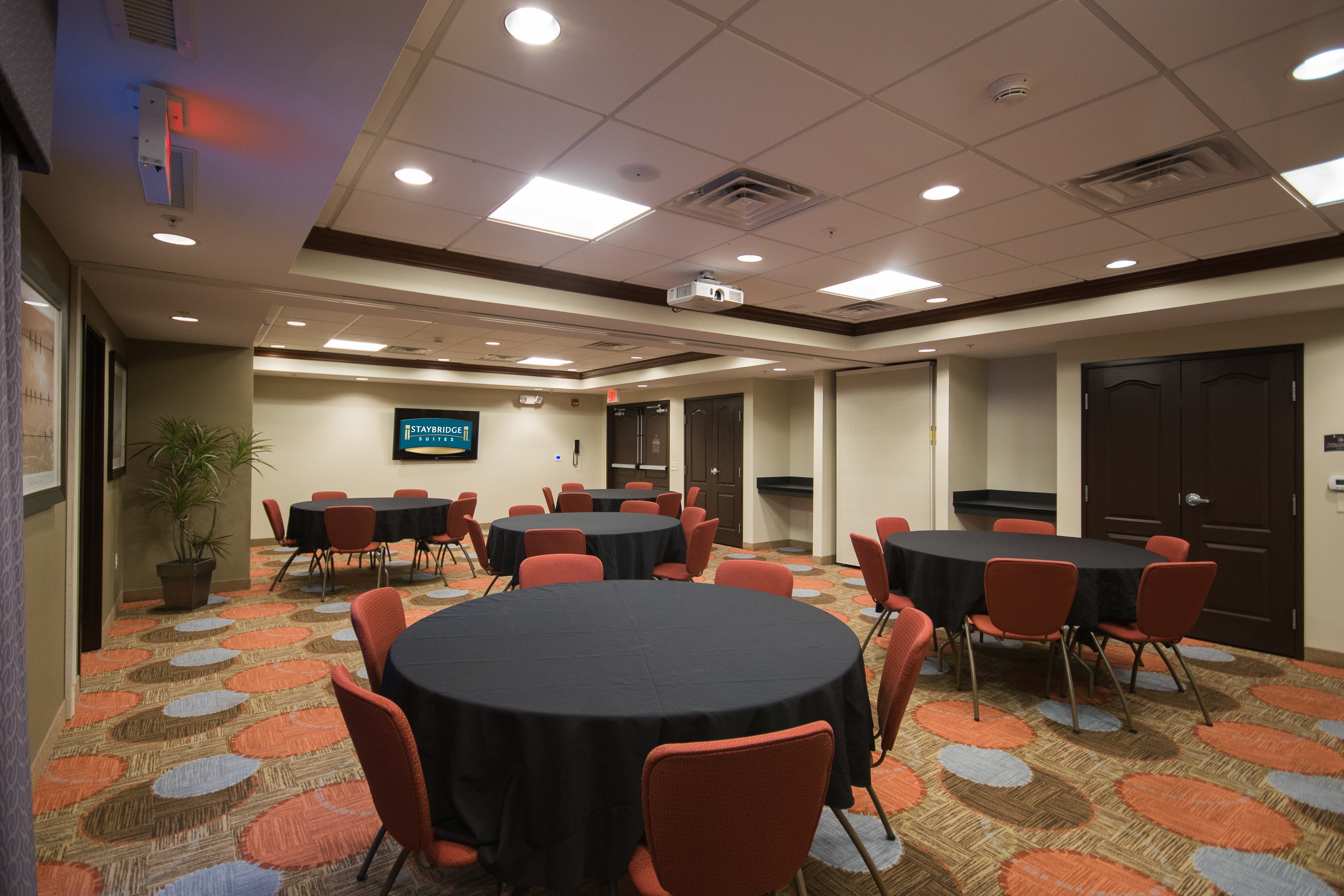 STAYBRIDGE SUITES MONTGOMERYVILLE 32/42