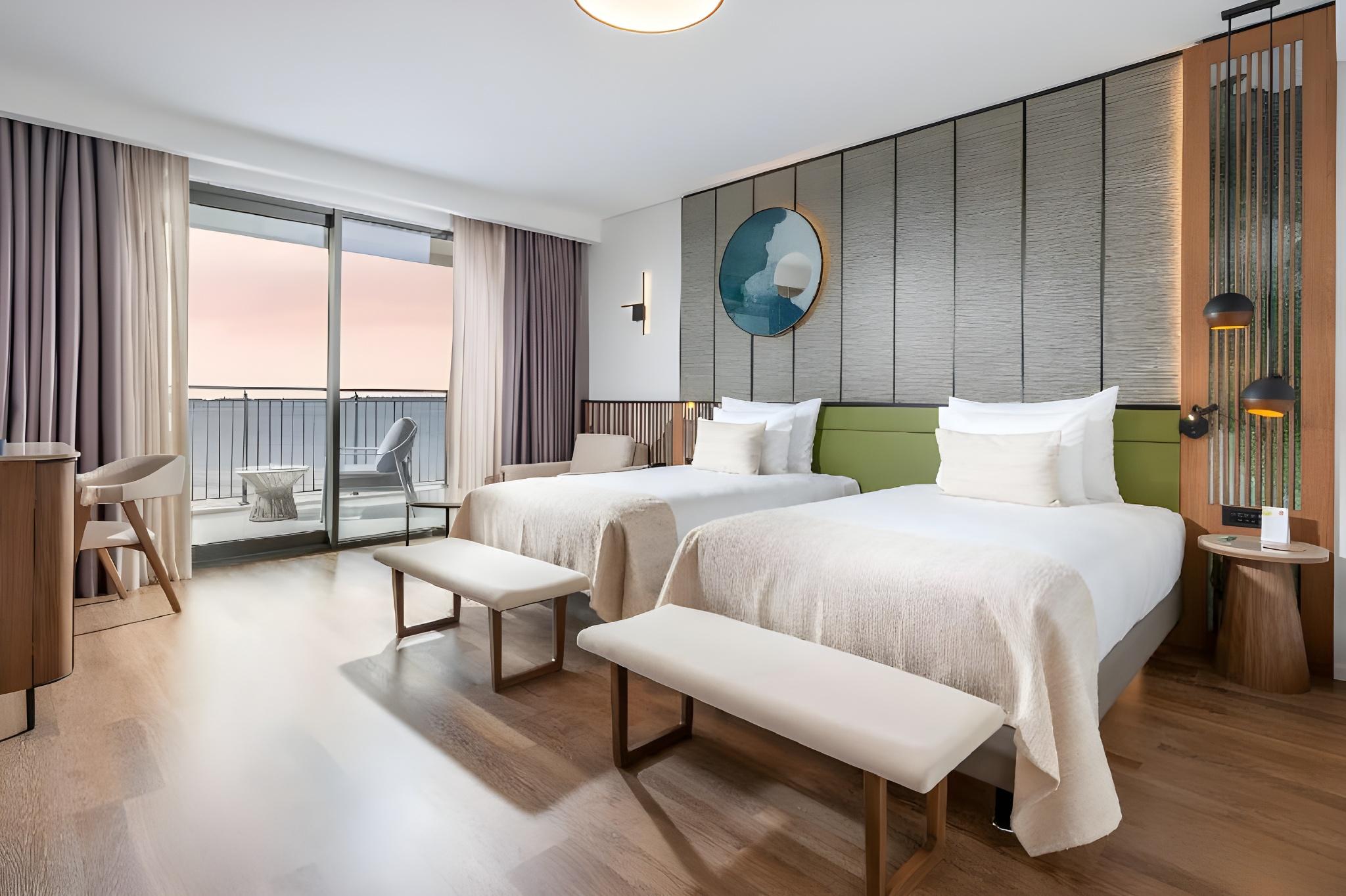 Deluxe, 2 Double Beds, Sea View, Family Zone