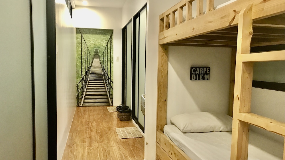 Containers By Eco Hotel Tagaytay 22/66
