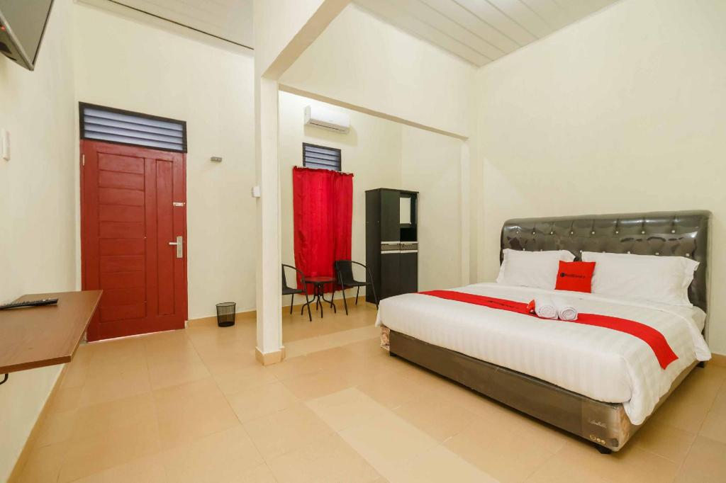 RedDoorz Plus @ Setiabudi Medan 4 5/25