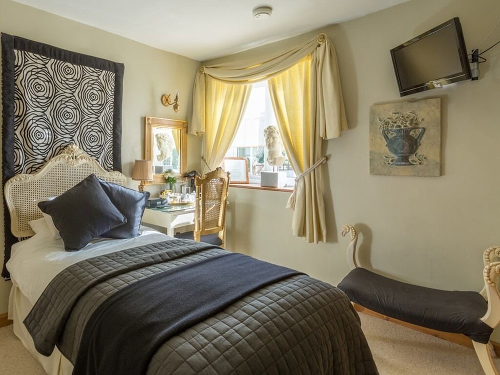 Blounts Court Farm - B&B 7/35
