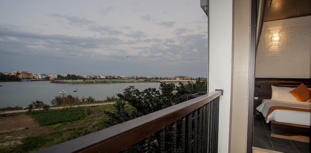 Hoi An Silk River Villa 32/37