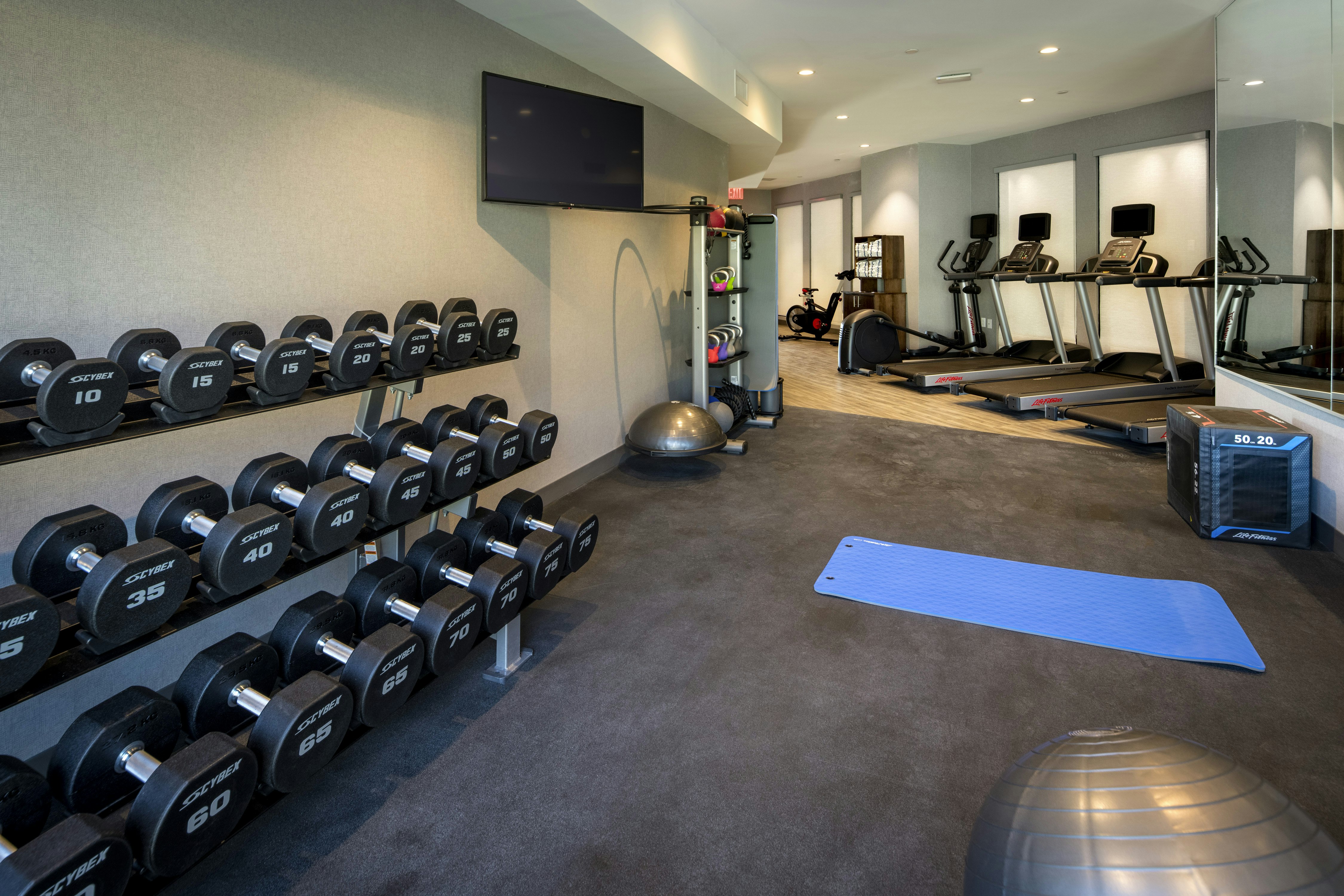Hampton Inn Suites Huntington Downtown Ny 16/26
