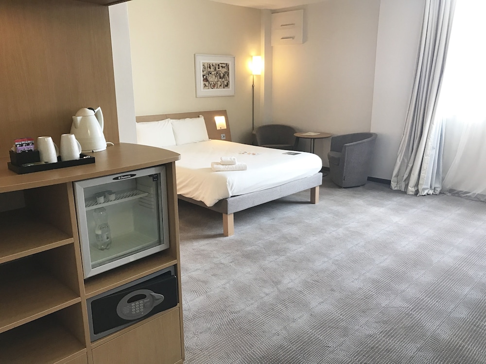 NOVOTEL CARDIFF CENTRE 19/75