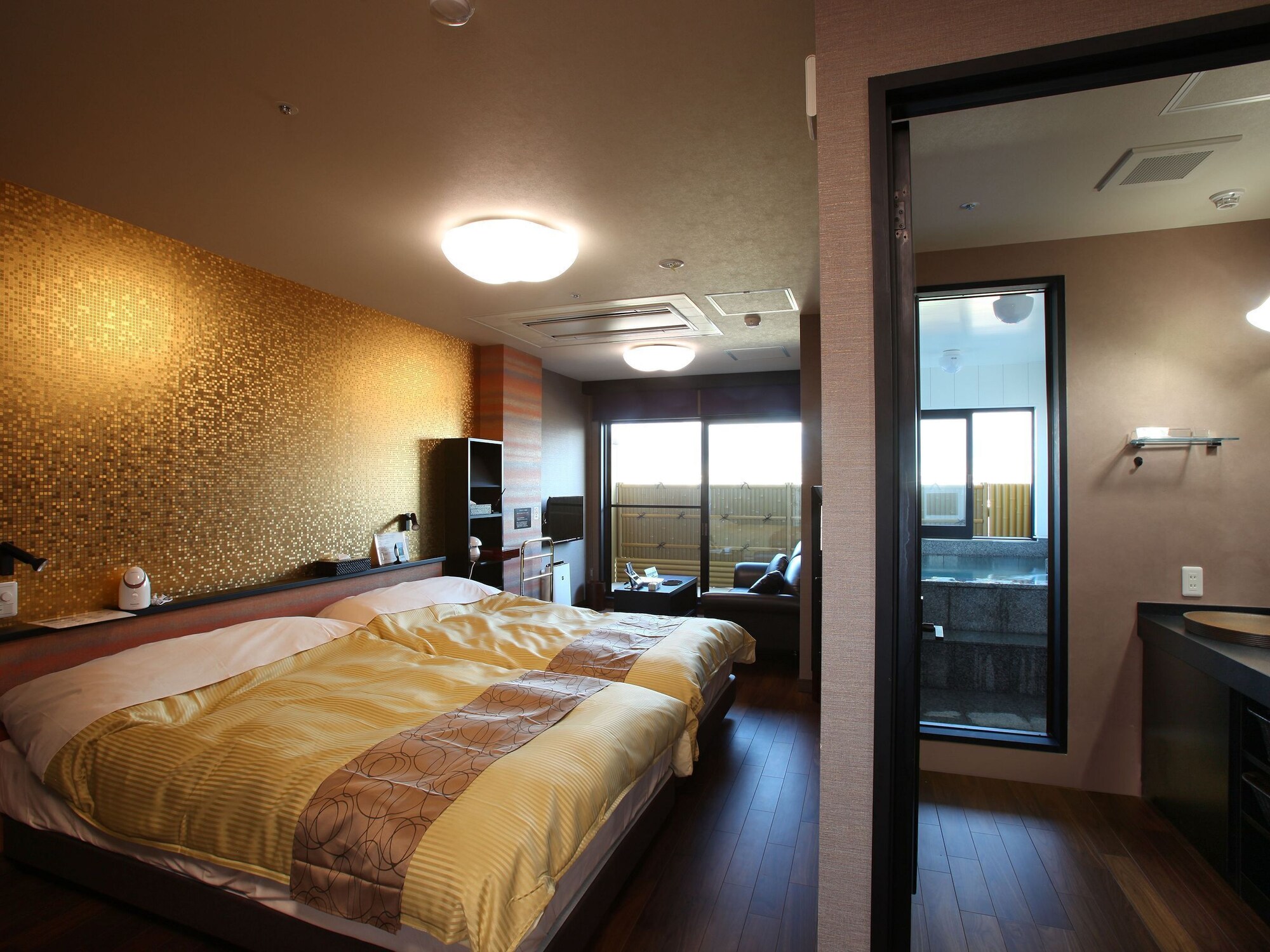 Standard, Twin Beds, Outdoor Bath