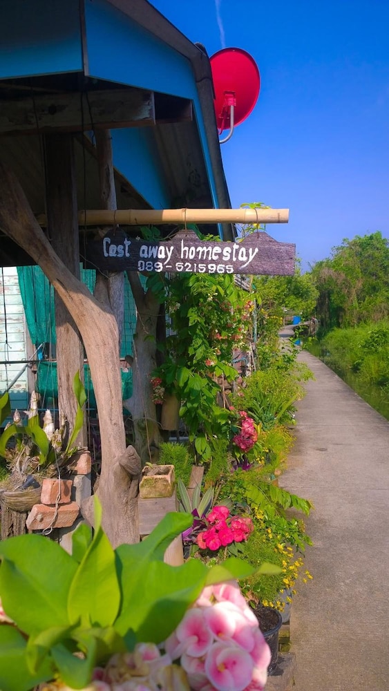 Cast Away Homestay 12/50