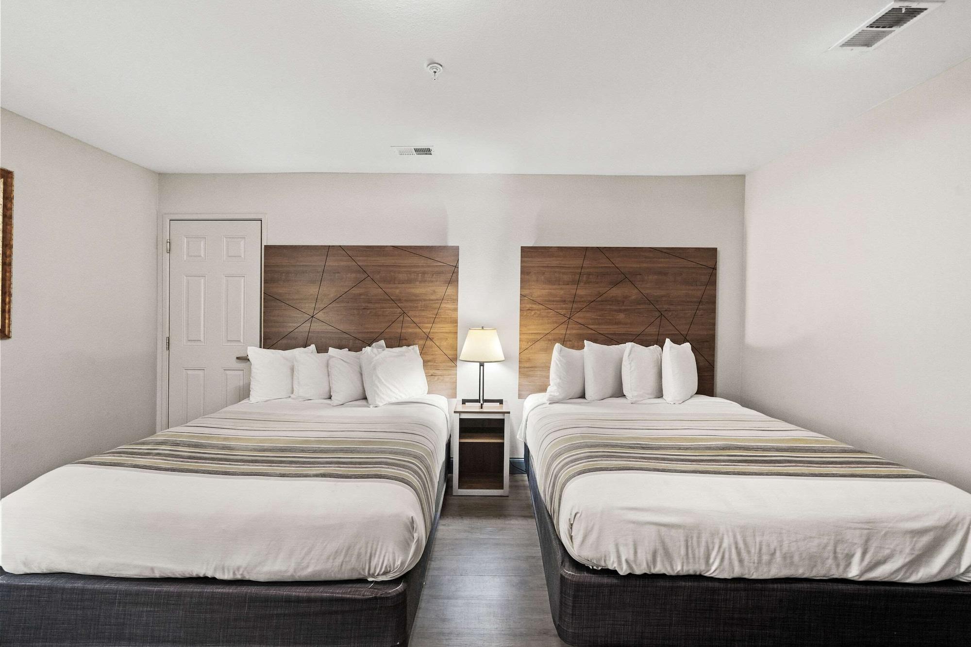 Suite, Multiple Beds