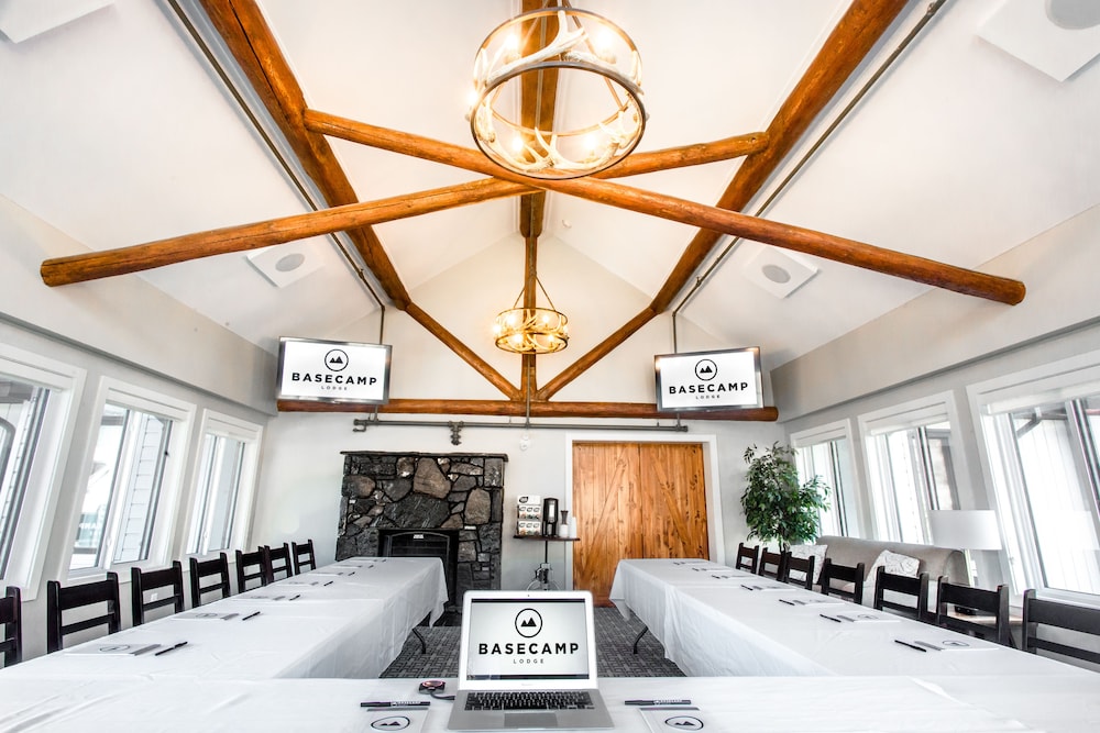 Basecamp Lodge Canmore 9/63
