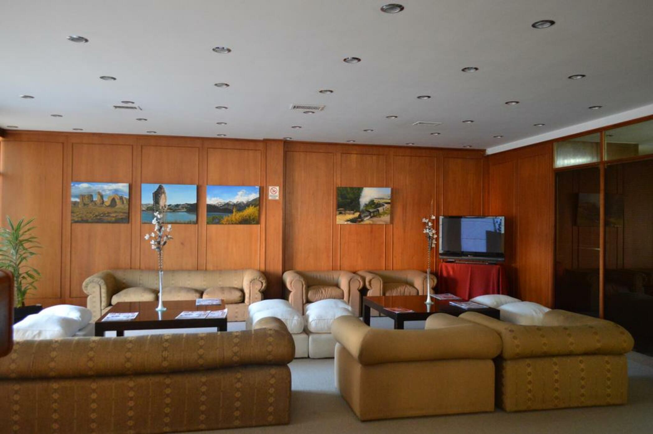 Rayentray Hotel 16/26