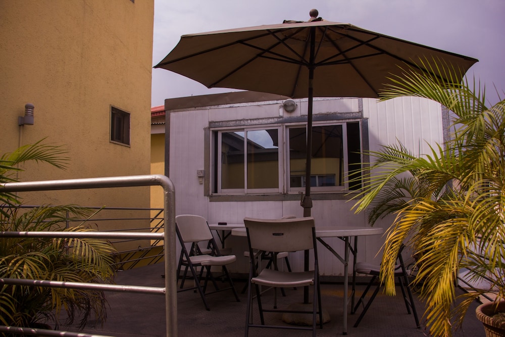 Deen Apartment Services 24/35