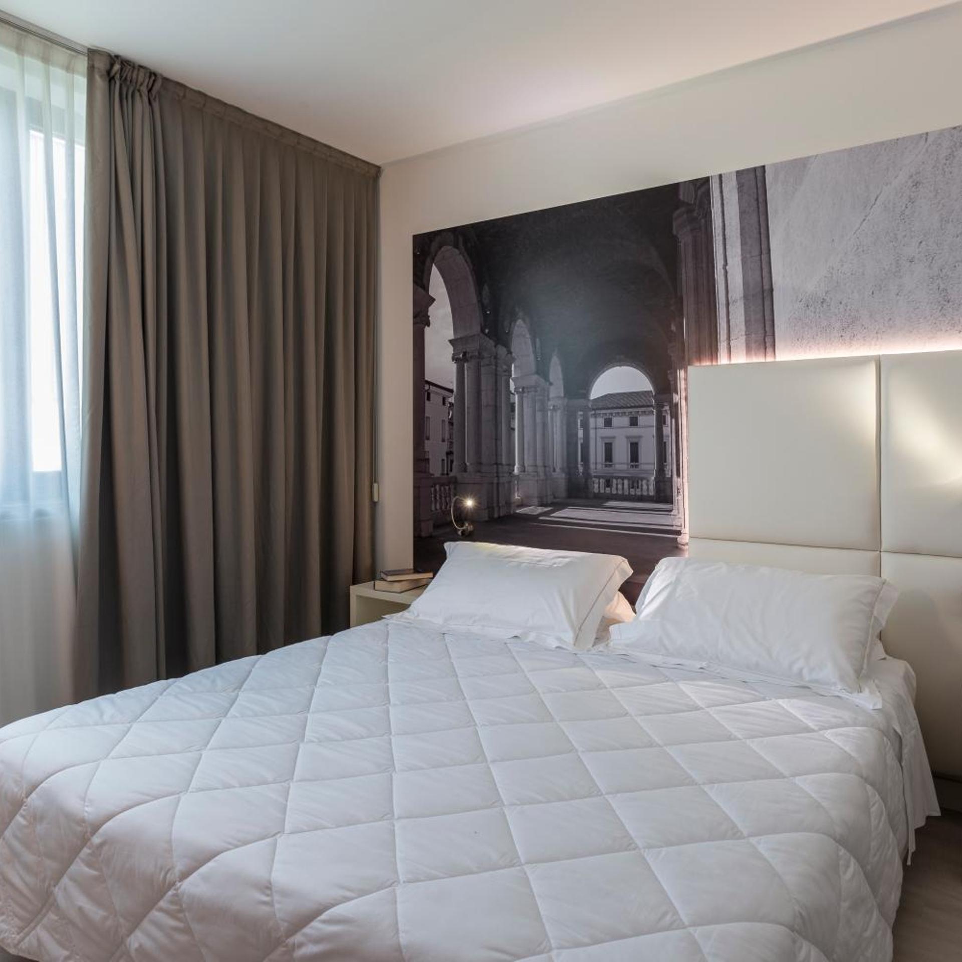 Deluxe, Suite