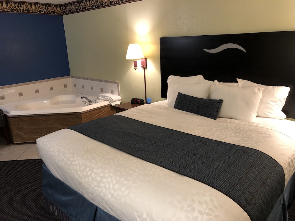 Days Inn & Suites by Wyndham Youngstown / Girard Ohio 19/39