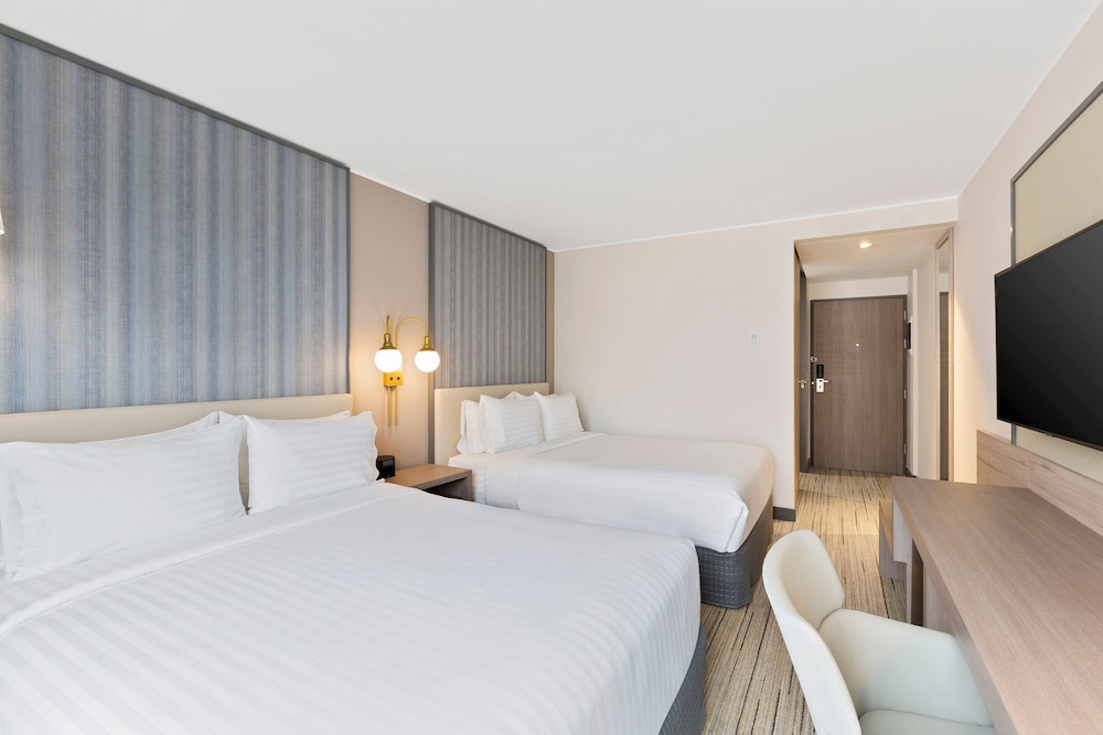 STANDARD, 2 DOUBLE BEDS