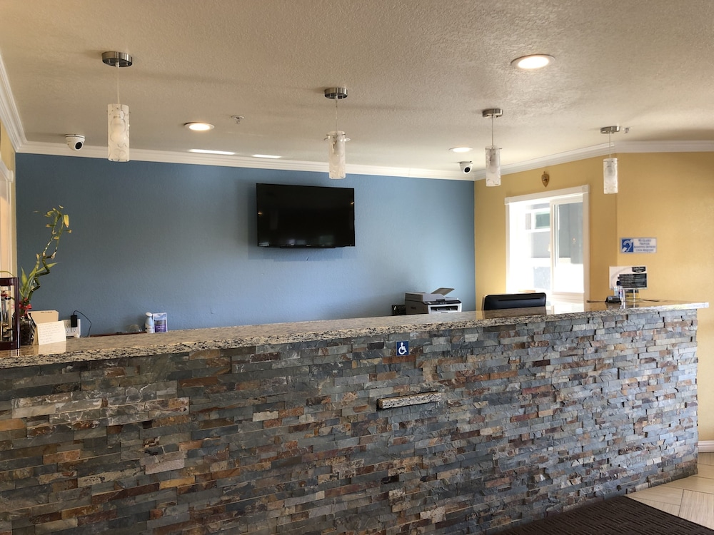Lake Point Lodge 4/24