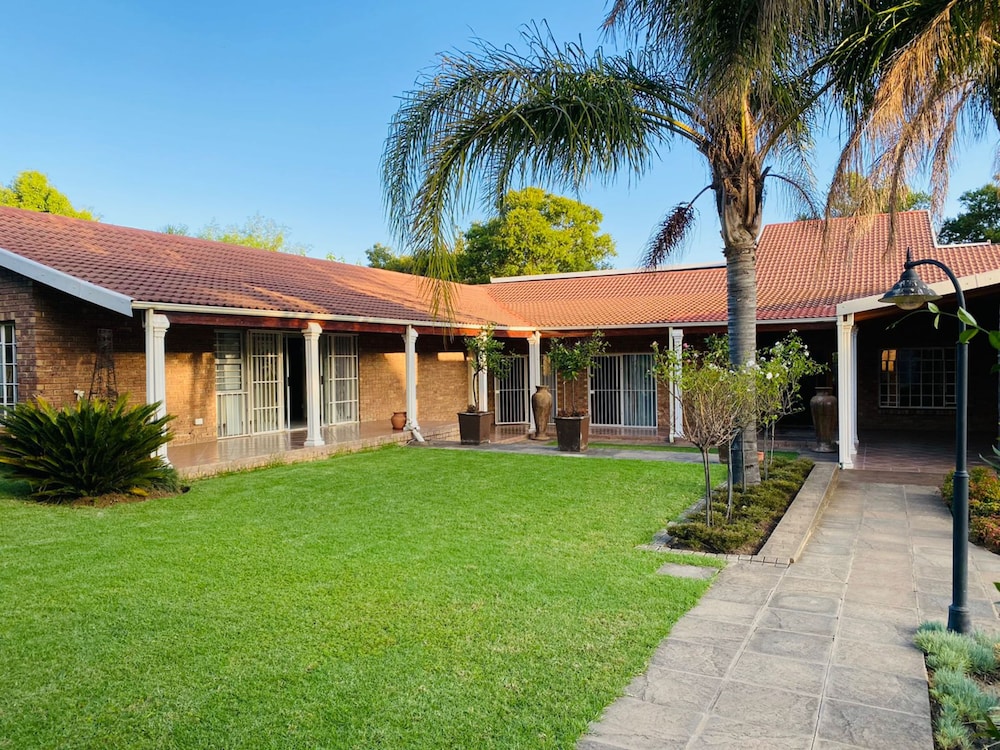 The Hills Guest House 40/50
