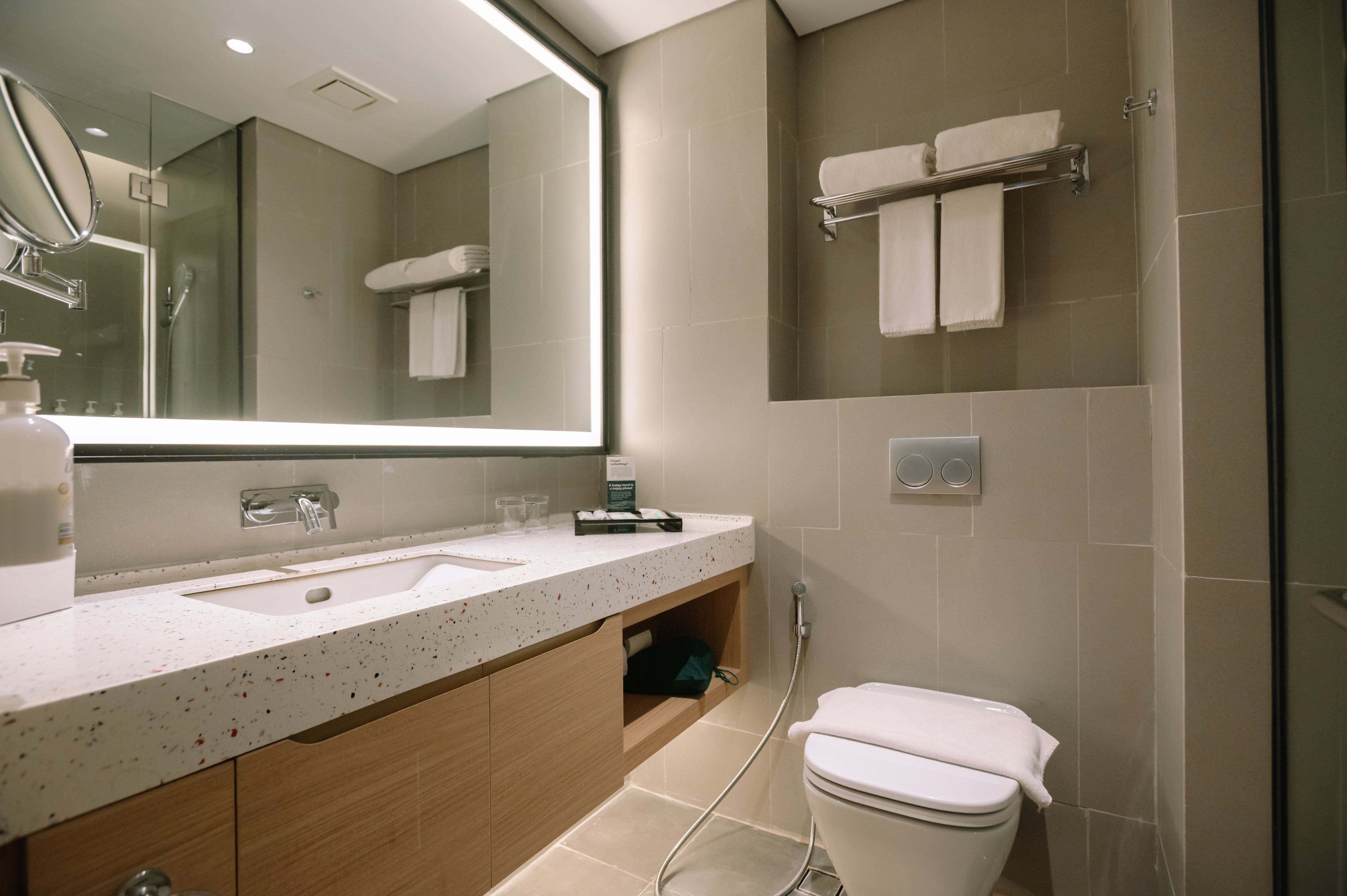 Holiday Inn Lampung Bukit Randu 49/50