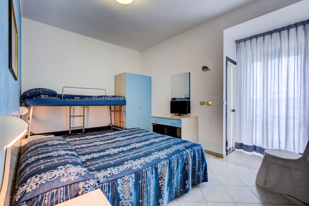 ROOM, DOUBLE OR TWIN BED, SEA VIEW, BALCONY