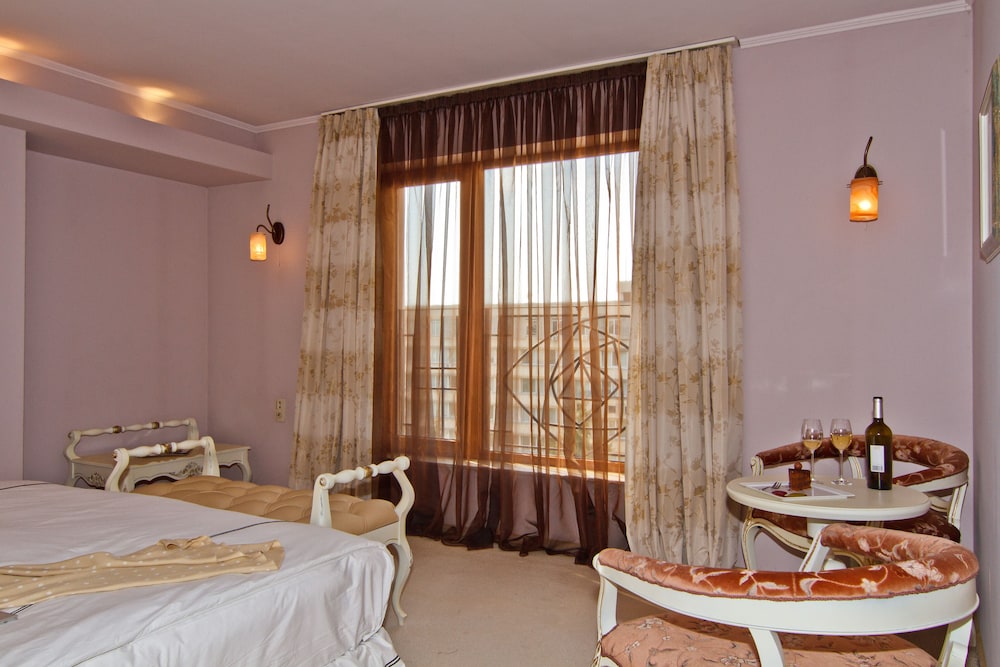 Hotel Vega 32/68
