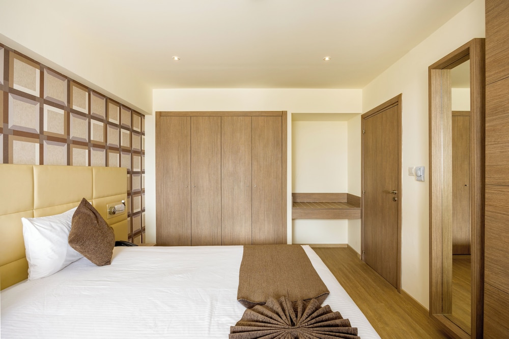 Melpo Antia Hotel & Suites 18/69