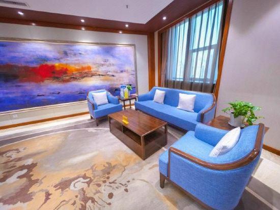 Yangling International Conference & Exhibition Center Hotel 17/27