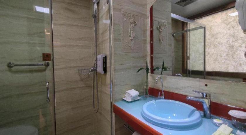 Hualian Hotel 42/50
